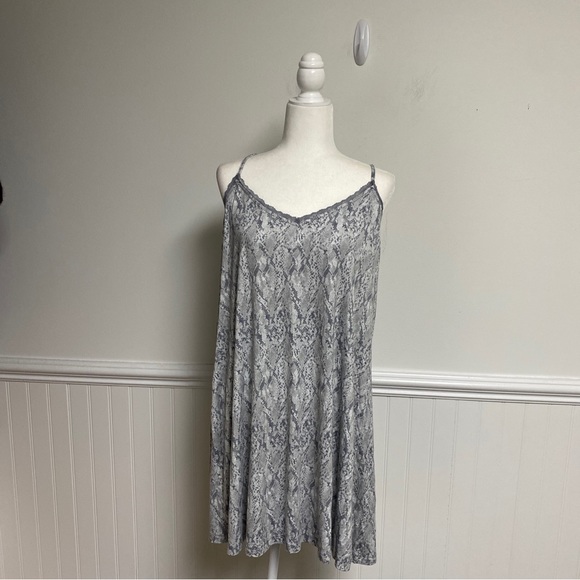 INC intimates women’s size 2X nightgown soft lace trim snake skin - Picture 1 of 6